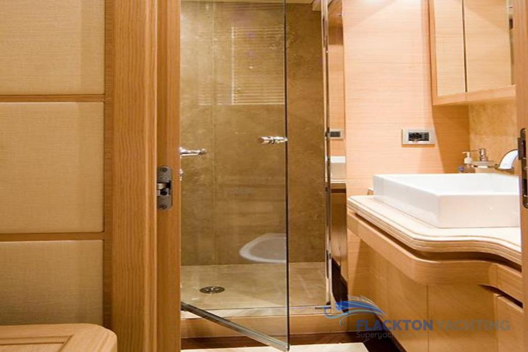Ferretti Custom Line — 8