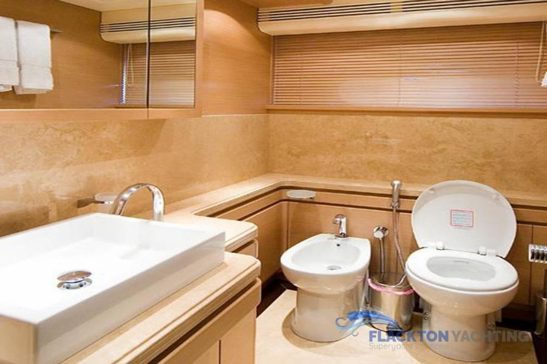 Ferretti Custom Line — 10