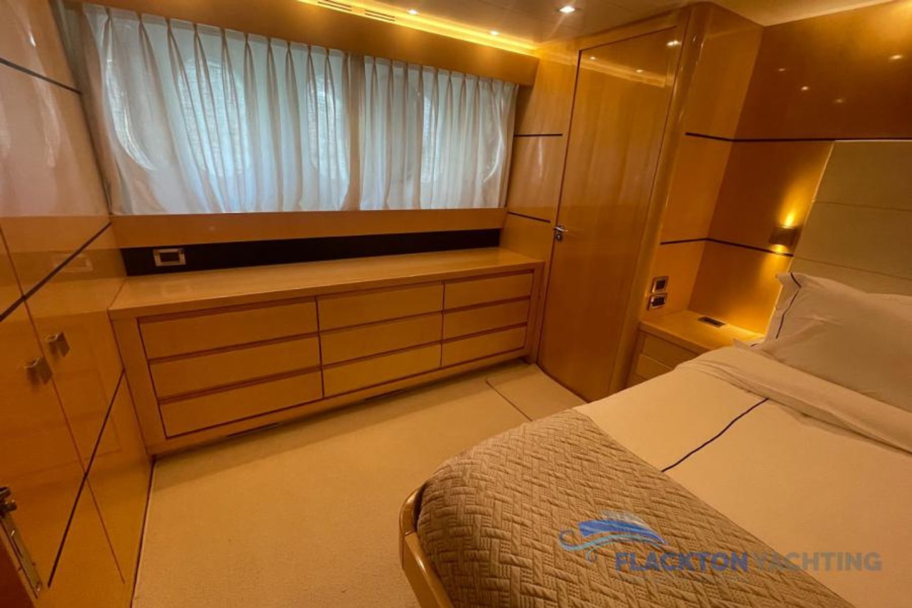 Motor Yacht — 38