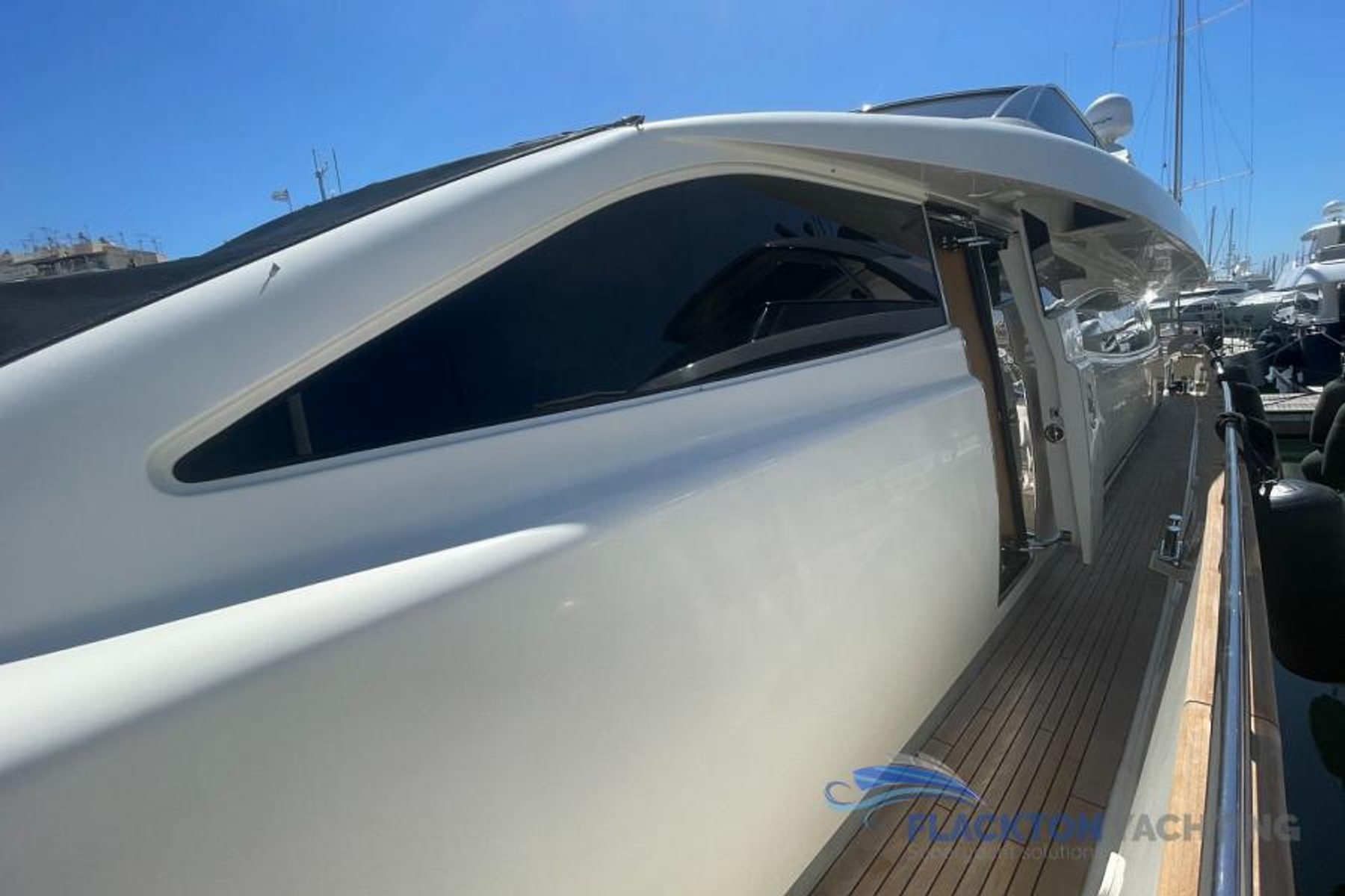 Motor Yacht — 60