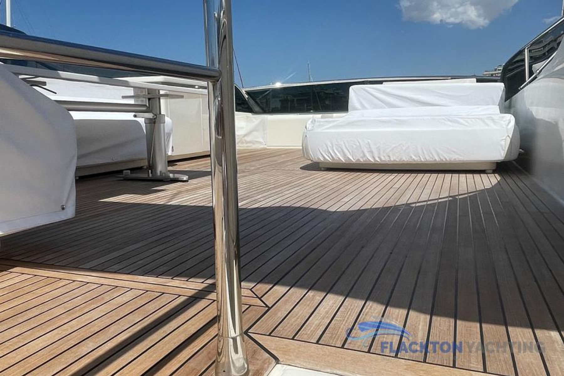 Motor Yacht — 62