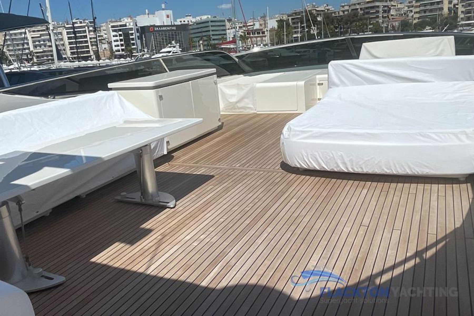 Motor Yacht — 64