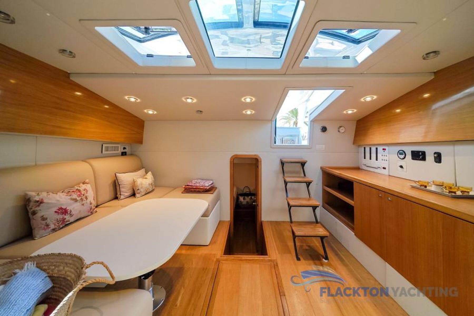 CALA DI LUNA — 25